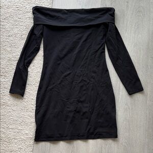 Aritzia Contour Castoro Off shoulder Dress